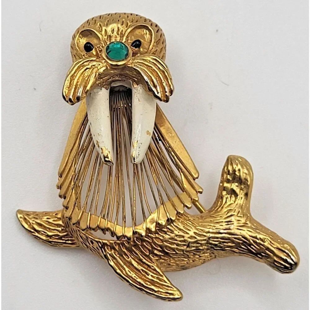 Vintage 1960s Gold Tone Wire Walrus Brooch Lapel Pin Green Rhinestone Nose1.75in